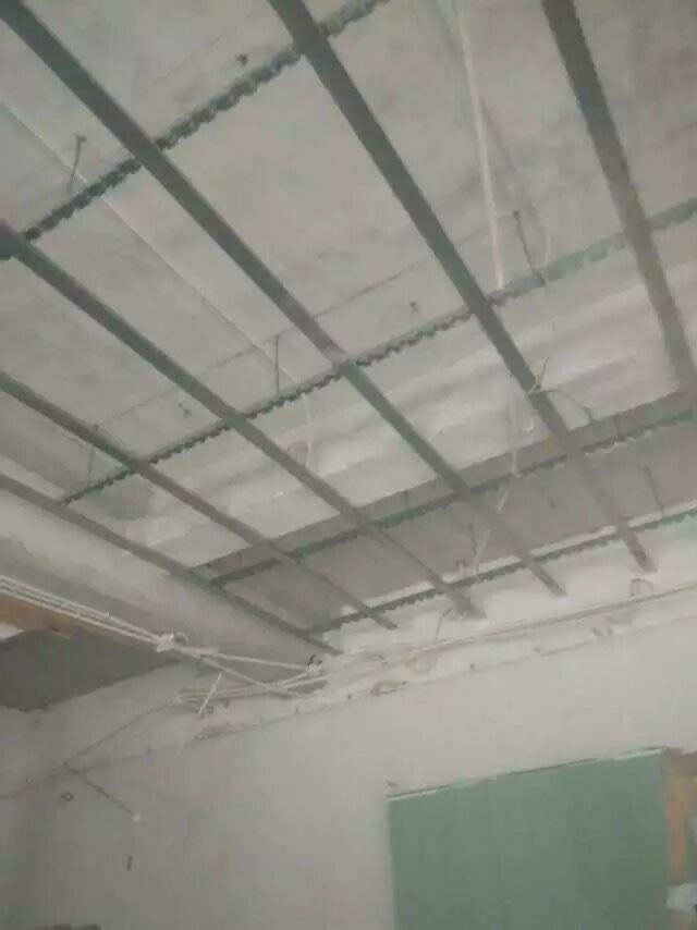 成都皇家别墅翻新改造吊顶施工ing