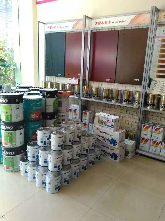 成都光明城市装修接近尾声，乳胶漆配送中