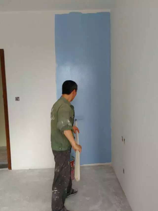 成都西贵金沙装修乳胶漆施工