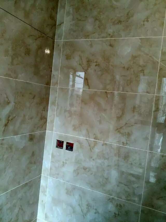 成都皇家别墅装修贴砖施工