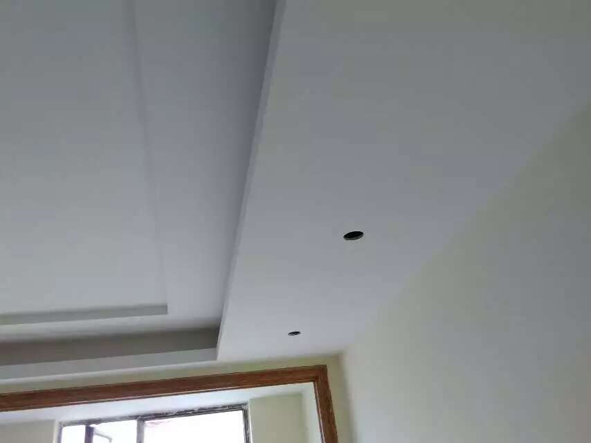 成都西贵金沙装修乳胶漆施工