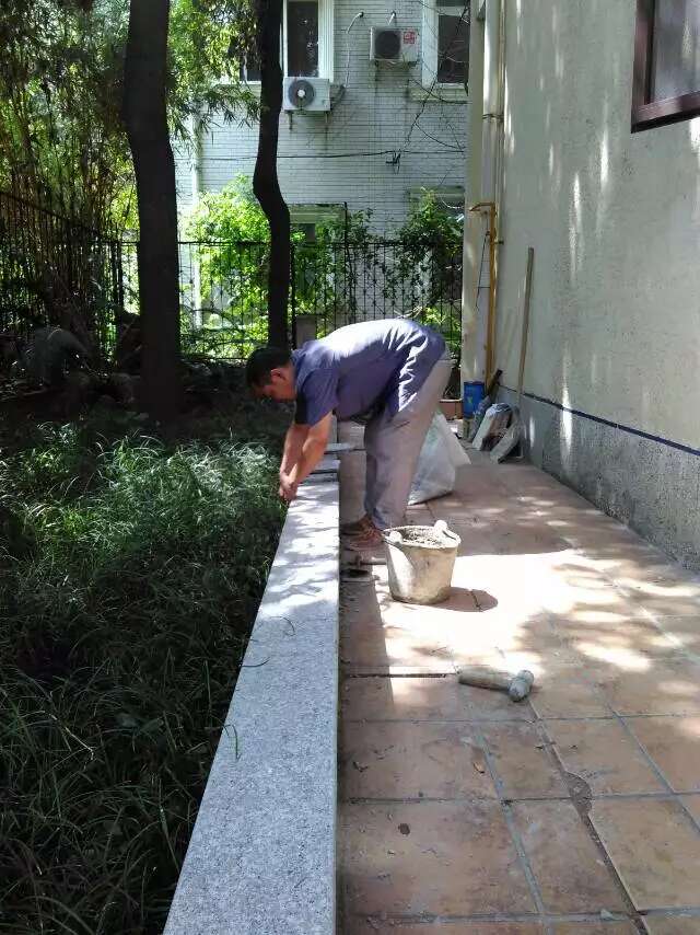 成都皇家别墅装修贴砖施工