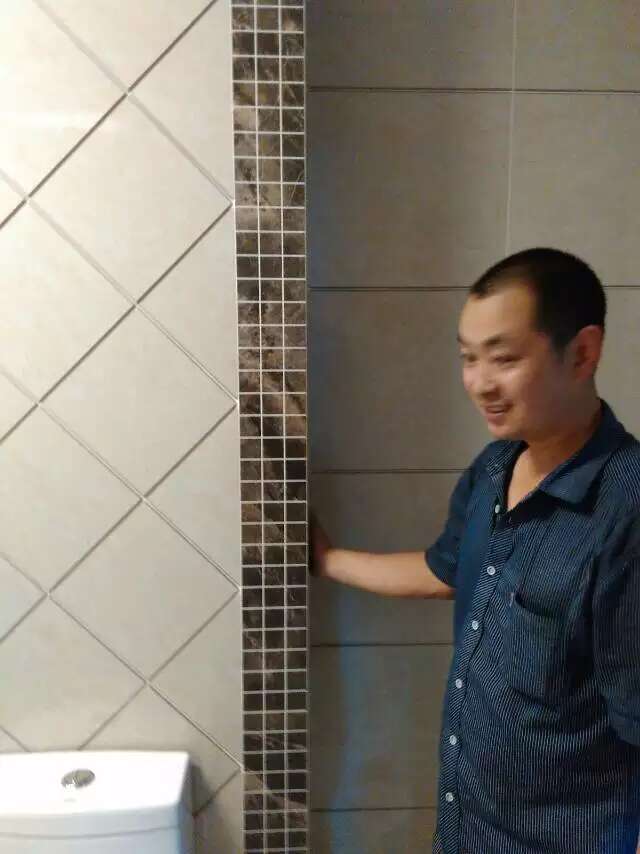 成都皇家别墅装修贴砖施工