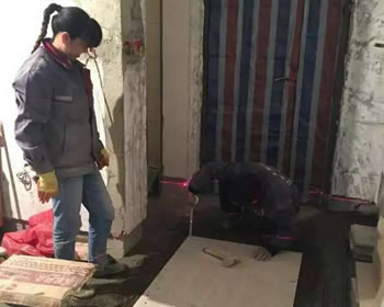 成都装修维多利亚富御小王家泥工贴砖