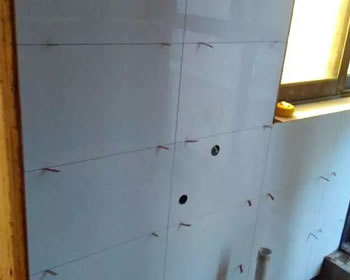 成都装修光华锦苑何先生家贴砖施工