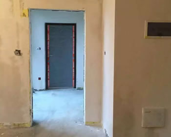 成都装修保利城小邱家漆工墙面找平中