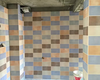 成都南城都汇汇晴园泥工贴砖中