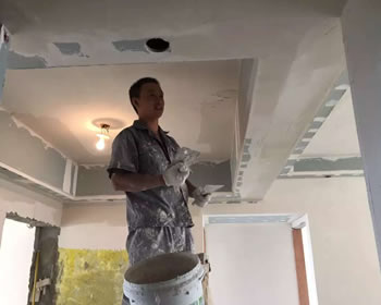 成都建设派唐先生家漆工施工中