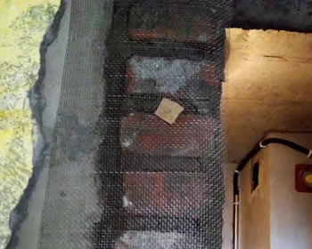 成都交大建设派装修泥工施工中