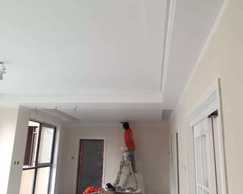 成都长虹和悦府漆工施工中