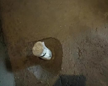 成都装修有管道的，周边留个凹坑更好做防水