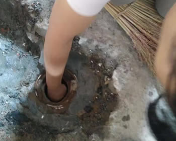 成都旧房翻新锦花苑撸起袖子帮业主疏通